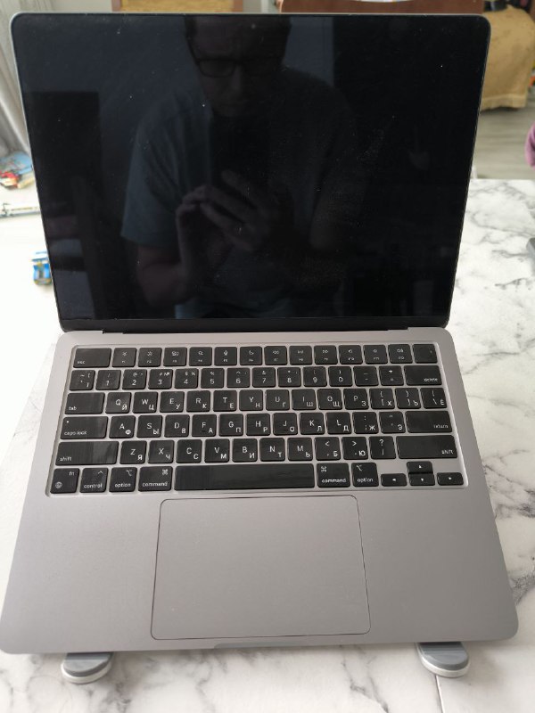 Apple MacBook Air 13 M3 8/256 GB 2