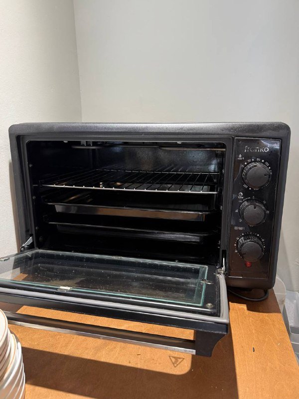 Духовка Franco fco-1193 с противнями и решеткой 3