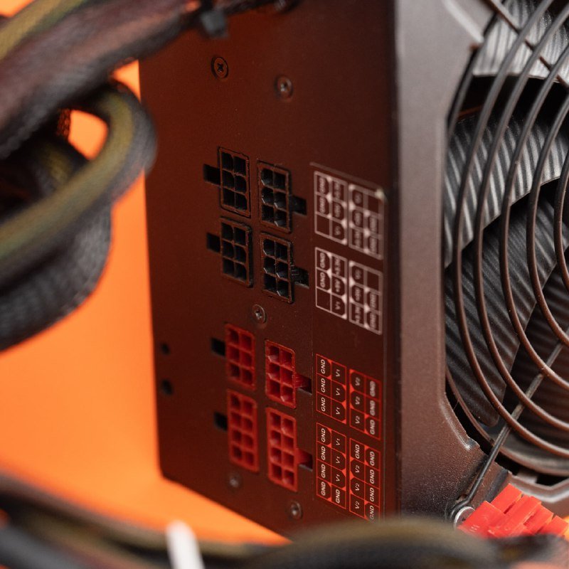 Блок питания CHIEFTEC APS-750CB, Оперативная память DDR4 FURY HYPERX 32Гб, Держатель V-mount, Макрокольца SONY, Рехаус гелиос 44м, Накамерный монитор PORTCASE P6 2