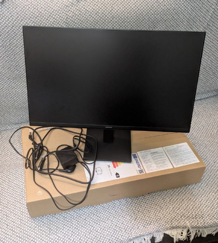 Samsung 24" FHD IPS 100Hz Monitor 2