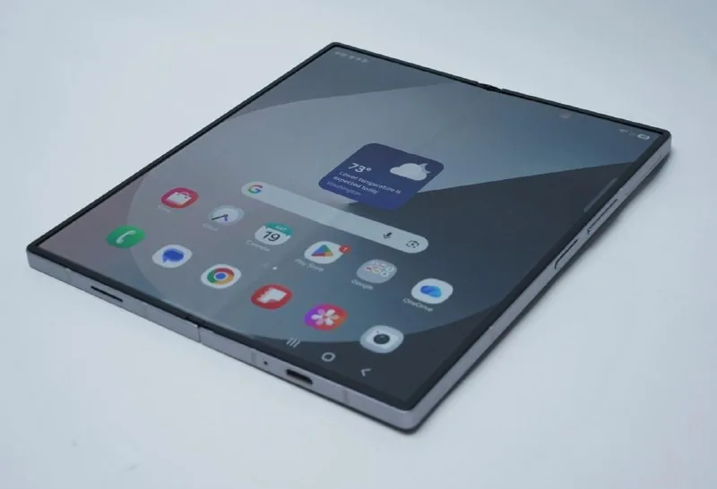 Samsung Galaxy Z Fold 6 12GB/256GB Silver Shadow 1