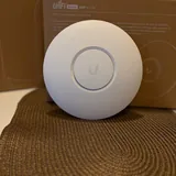 Ubiquiti Wi-Fi точка доступа, амбушюры AirPods Pro 1