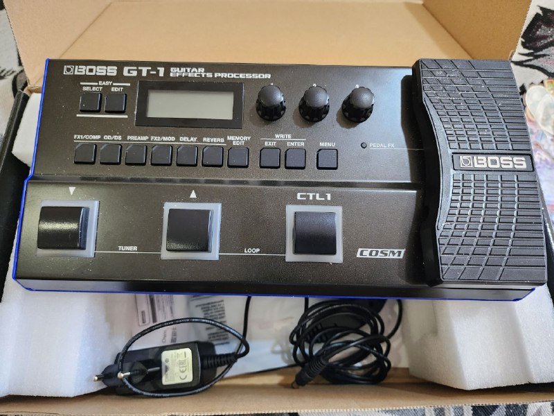 Гитарный процессор эффектов Boss GT-1