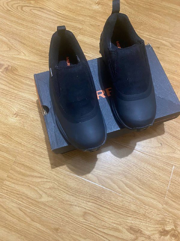 Мужские новые ботинки размер 40 4