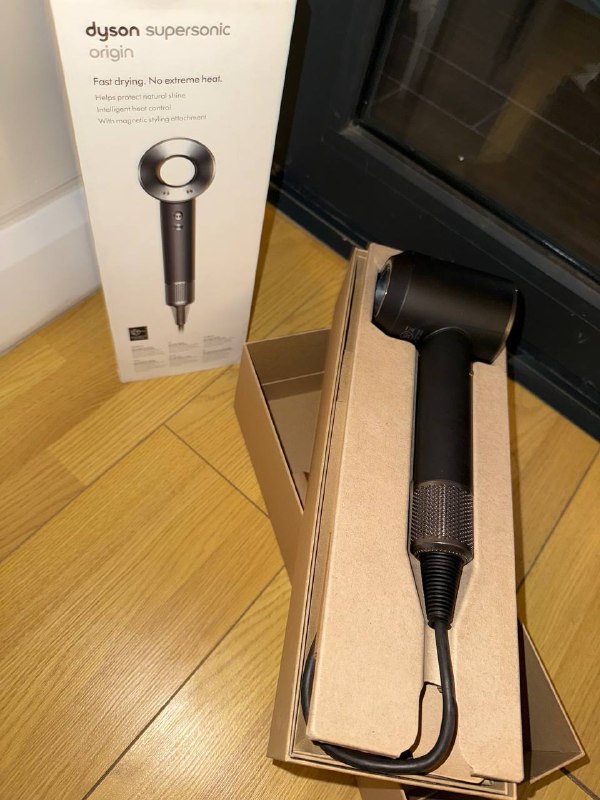 Ноутбук HP Pavilion 15 84K37EA, фен Dyson 3
