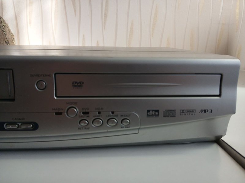 DVD и VHS проигрыватель 3