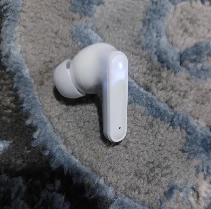 Беспроводные наушники с дисплеем и зарядкой Type-C 3