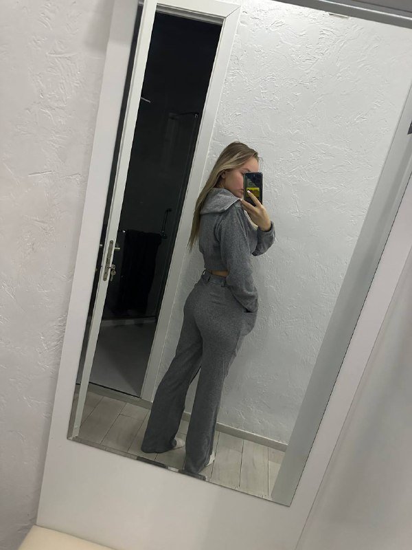 Два женских костюма размер s