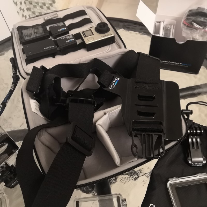 GoPro HERO 4 Silver камера с дополнениями и кейсом 4