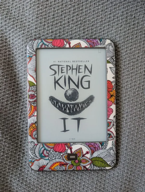 Электронная книга Tolino Shine с подсветкой 1