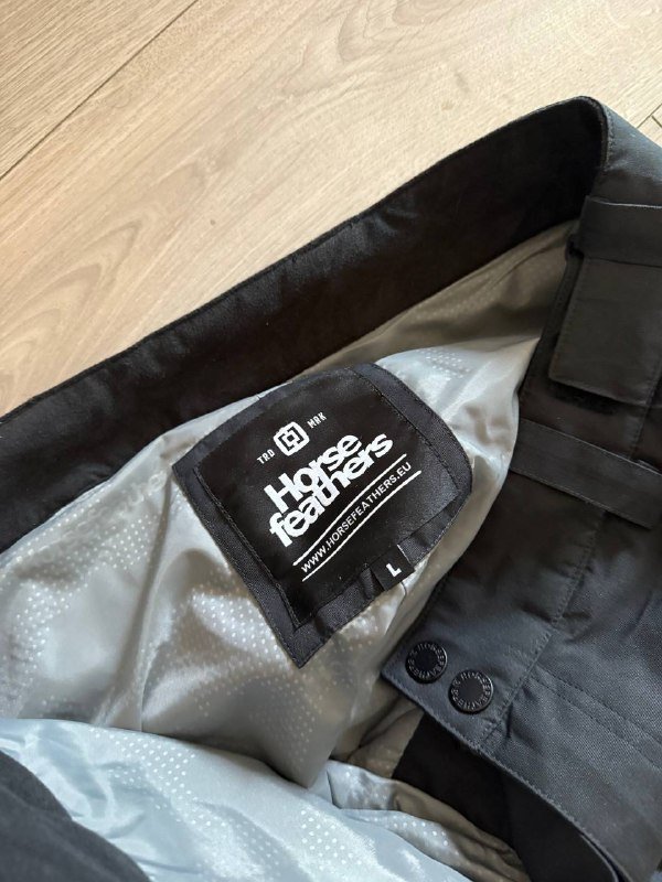 Сноуборд, куртка, ботинки, штаны, чехол, шлем 10