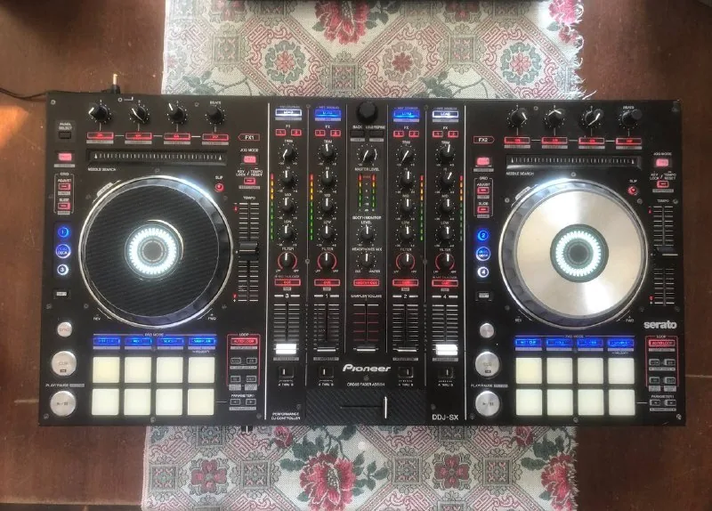 Pioneer DDJ-SX DJ контроллер