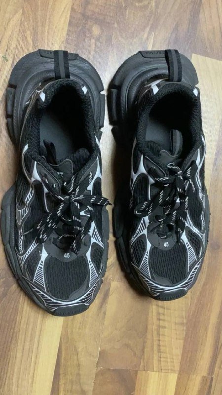 Мужские кроссовки размер 45