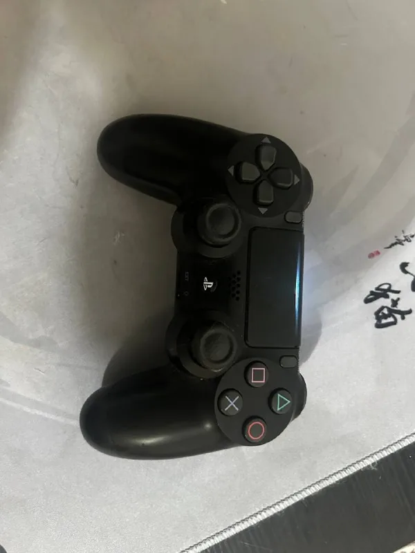 PS4 controller, mouse, keyboard, headphones 1