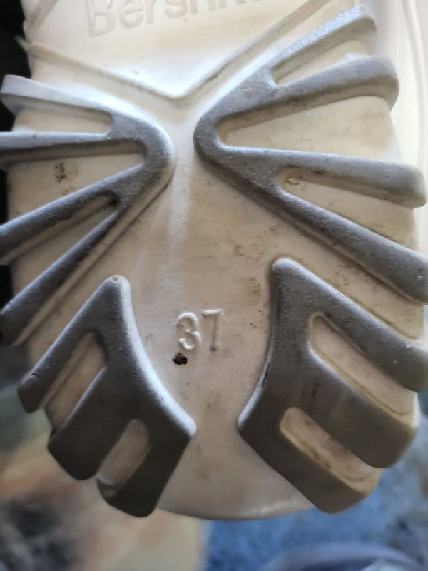 Детские кроссовки в отличном состоянии 4