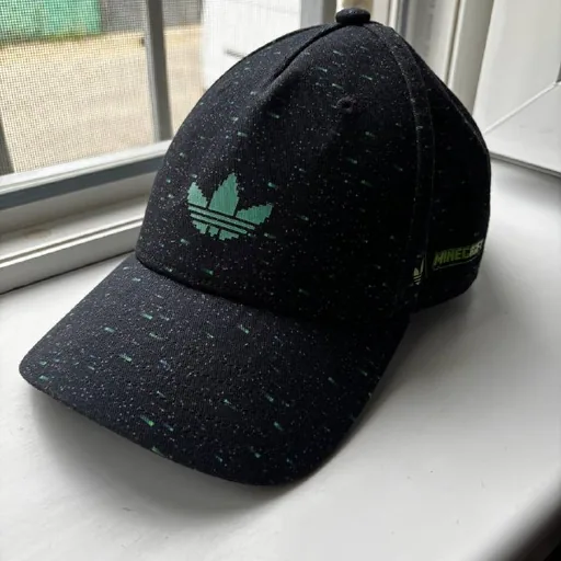 Кепка Adidas x Minecraft, майка Zara x Minecraft