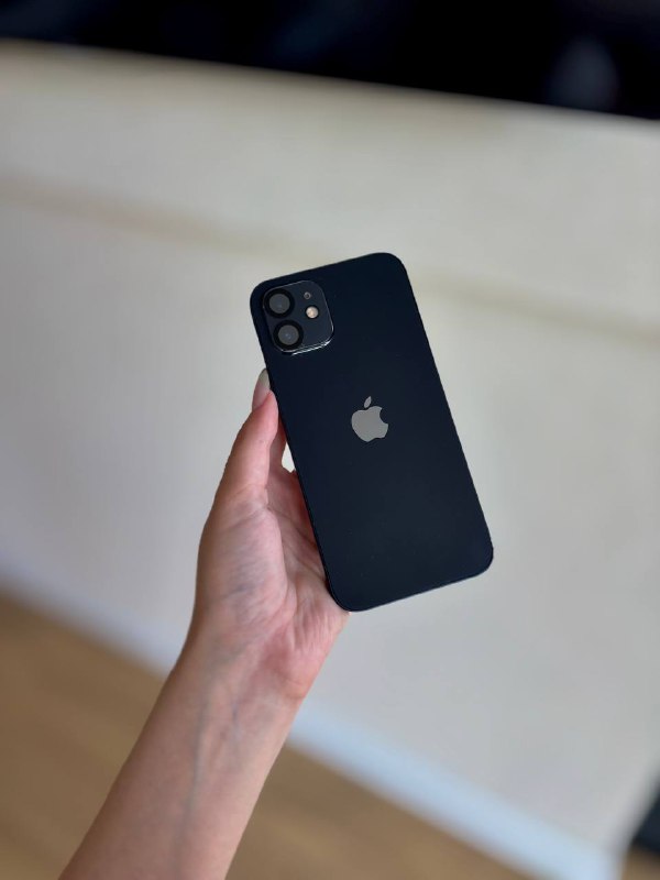 iPhone 14 Pro 128 gb, iPhone 12 64 gb, AirPods Pro 2, кабель зарядки 5