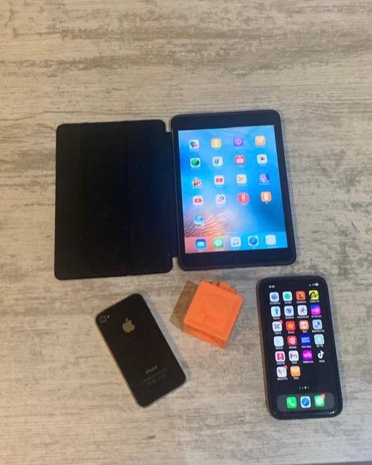 Iphone XR 64GB, iPad mini, iPhone 4 2