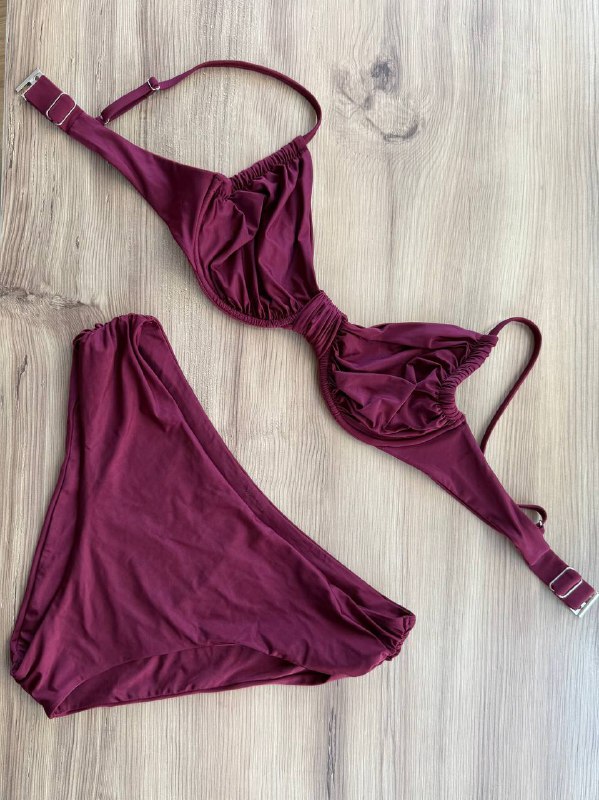 Шорты Uniqlo, платье Mays Ange, топ Zara, купальники H&M, Tezenis, Calzedonia, аквашузы, джинсовый топ Boyco 10