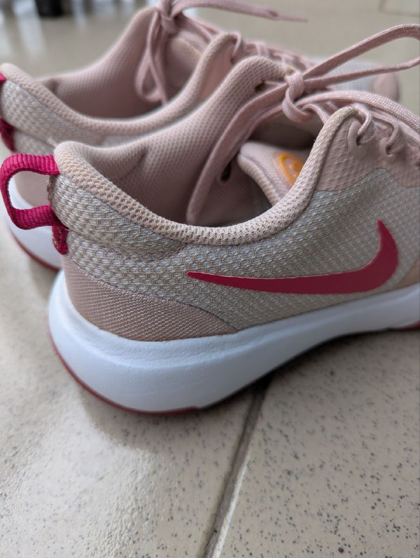 Кроссовки Nike оригинальные р.38