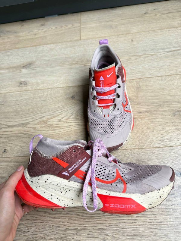 Наушники Bose, роутер Asus, автокормушка, кроссовки Nike 4