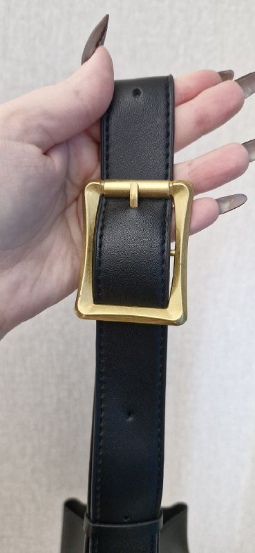 чёрная сумка-шоппер, красная сумка-клатч 2