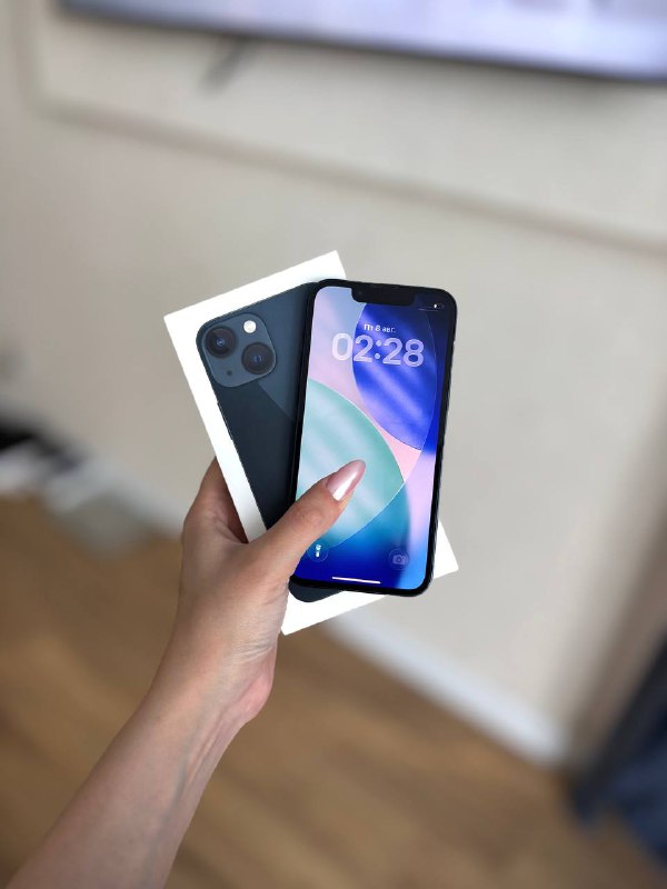 iPhone 13 mini, iPad Air, AirPods 4