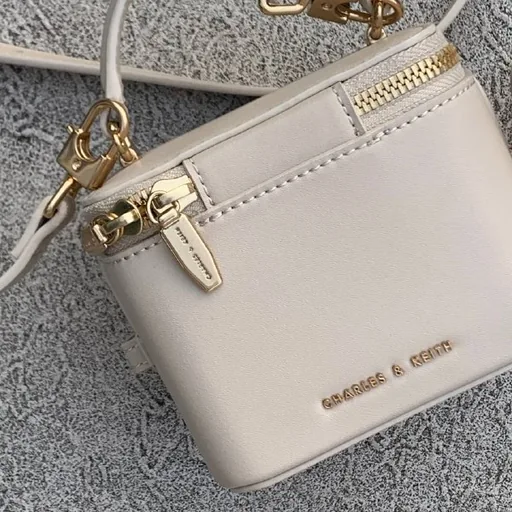 Сумка Charles & Keith