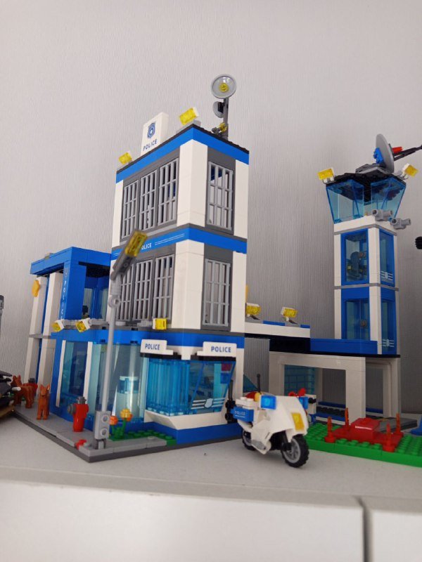 Лего: полицейский участок, машины, фотоаппарат, пожарная машина, Марвел, самолёт 2