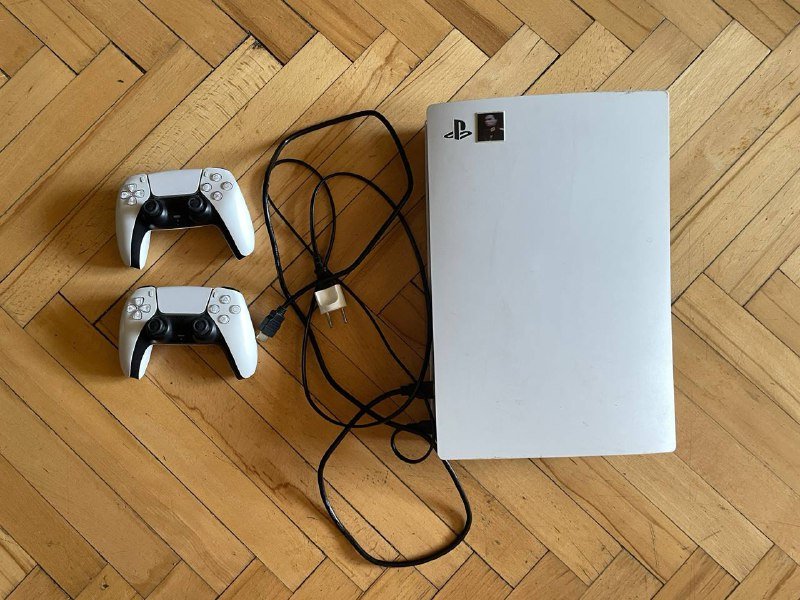 Playstation 5 с двумя джойстиками и аккаунтом с играми