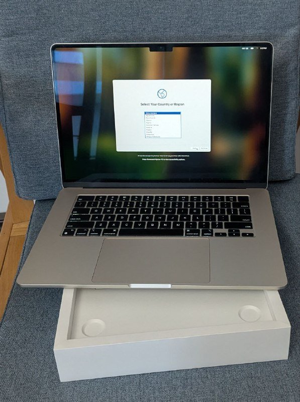 MacBook Air M2 15" 8GB RAM 512GB SSD
