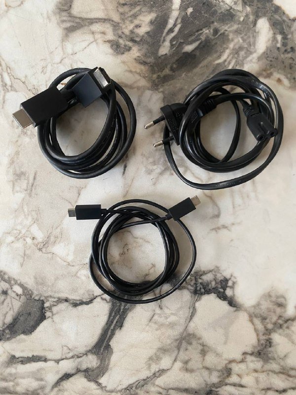 PS5, 2 геймпада, игра FC25, провода 2