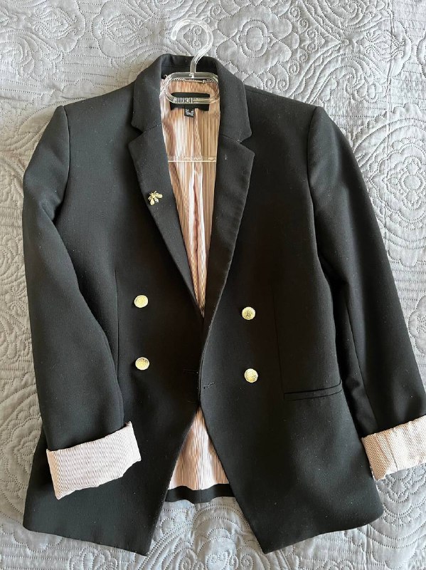 Пиджак Mango, джинсы Zara, оливковый комбинезон, худи LC Waikiki, ветровка Nike Air