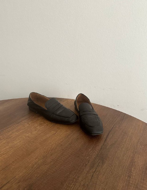 туфли винтажные кожа, лоферы черные ALDO, босоножки розовые, шуба, рубашка розовая, юбка черная под лен 2