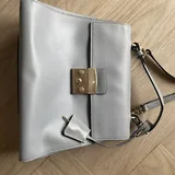 Женский пуховик Uniqlo, джинсы Mavi, худи, сумка Coccinelle 7