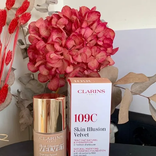 Тональная основа Clarins Skin Illusion Velvet 109C