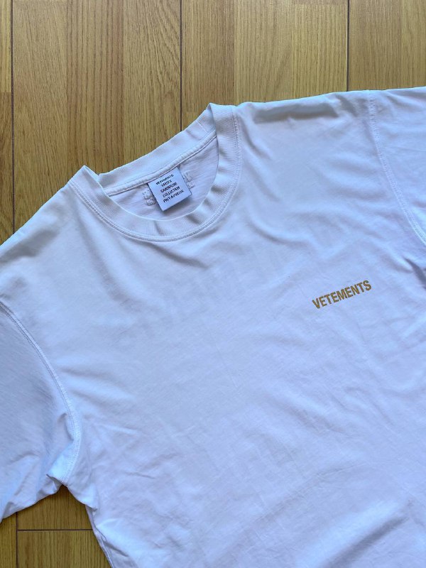 Vetements x Reebok кроссовки, футболка, YZY Pods кроссовки, Vetements x Reebok сланцы 3