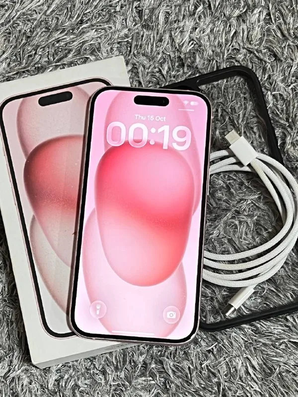 Розовый iPhone 15 128 ГБ 1