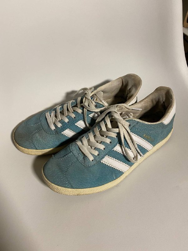 кроссовки Adidas Gazelle, кеды Converse, зимние ботильоны, босоножки, осенние ботильоны