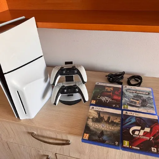 Playstation 5 Slim, 2 контроллера, 4 диска