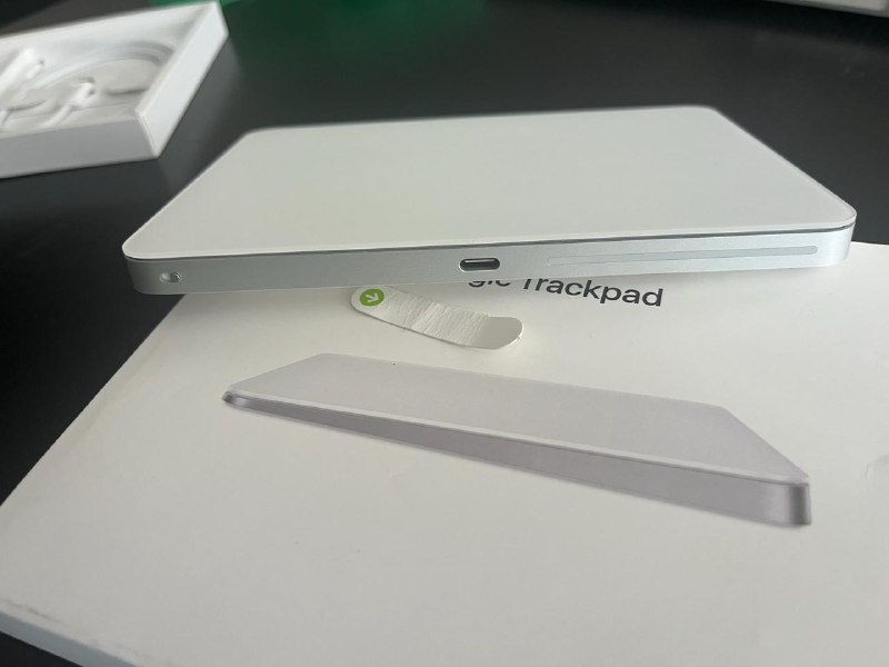 Apple Magic Trackpad 3 полный комплект 2