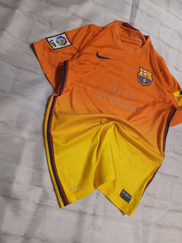 Nike Barcelona t-shirt size M 2