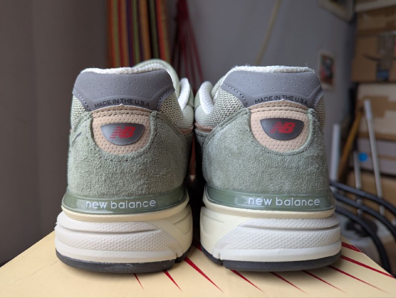 кроссовки New Balance 990v4 4