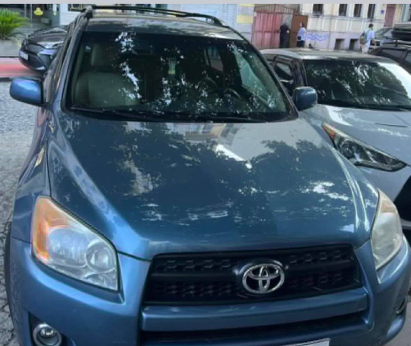 Toyota RAV4 2012 бензин 2,5 л