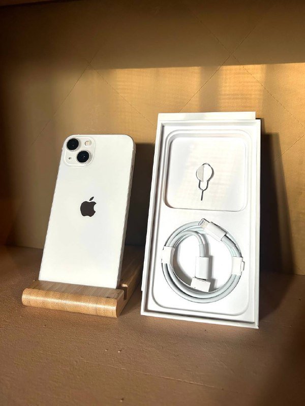 iPhone 13 128GB белый