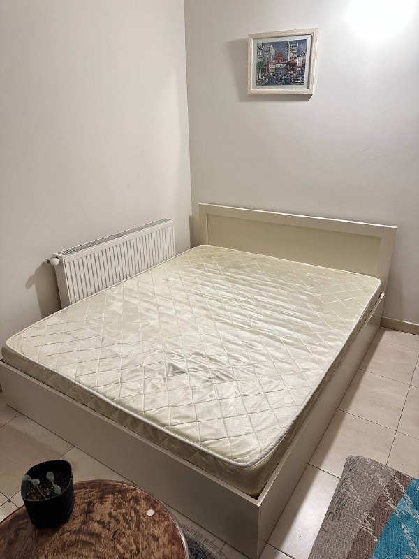 Кровать с матрасом