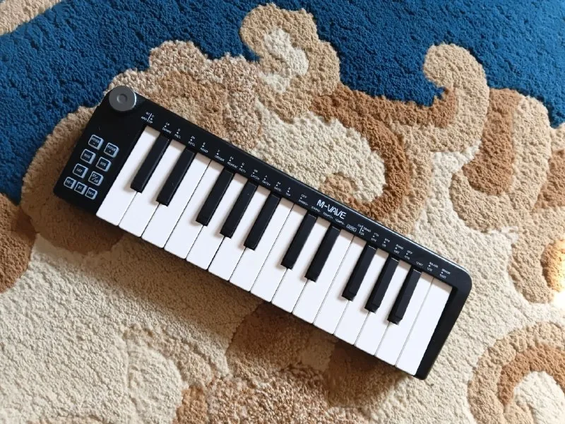 Midi клавиатура с арпеджиатором
