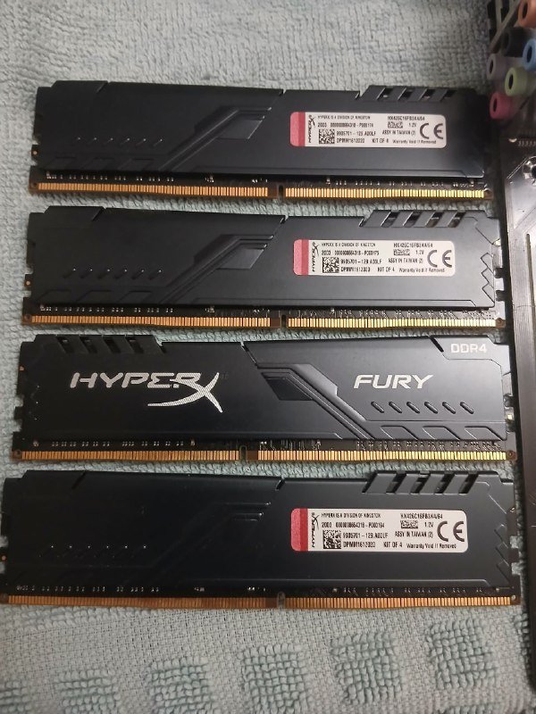 Процессор Ryzen 7 3700x, 4 плашки памяти DDR4 по 16 Гб, материнская плата 4