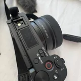 Sony ZV-E10 с объективом и аксессуарами 3