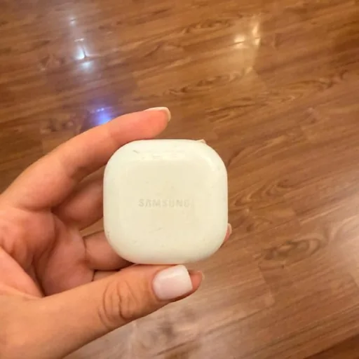 Sony WH-1000XM4, Samsung Galaxy Buds 2